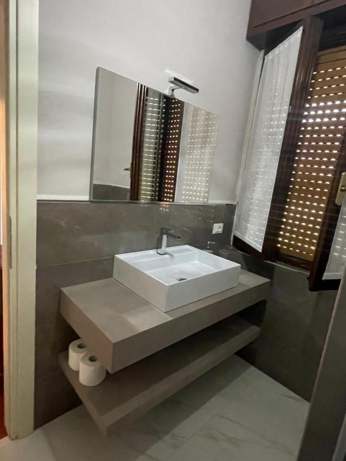 Casa Monia Apartment Roe ภายนอก รูปภาพ